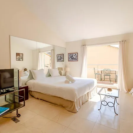 La Petite Sirene L Vue La Ponche L Shellter-rentals Apartman Saint-Tropez