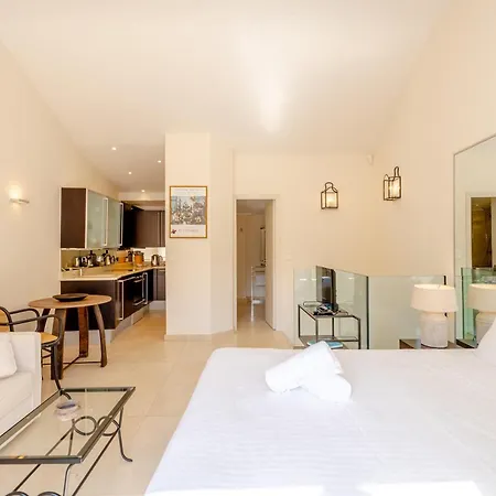 La Petite Sirene L Vue La Ponche L Shellter-rentals Apartman