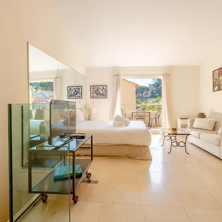 La Petite Sirene L Vue La Ponche L Shellter-rentals Apartman